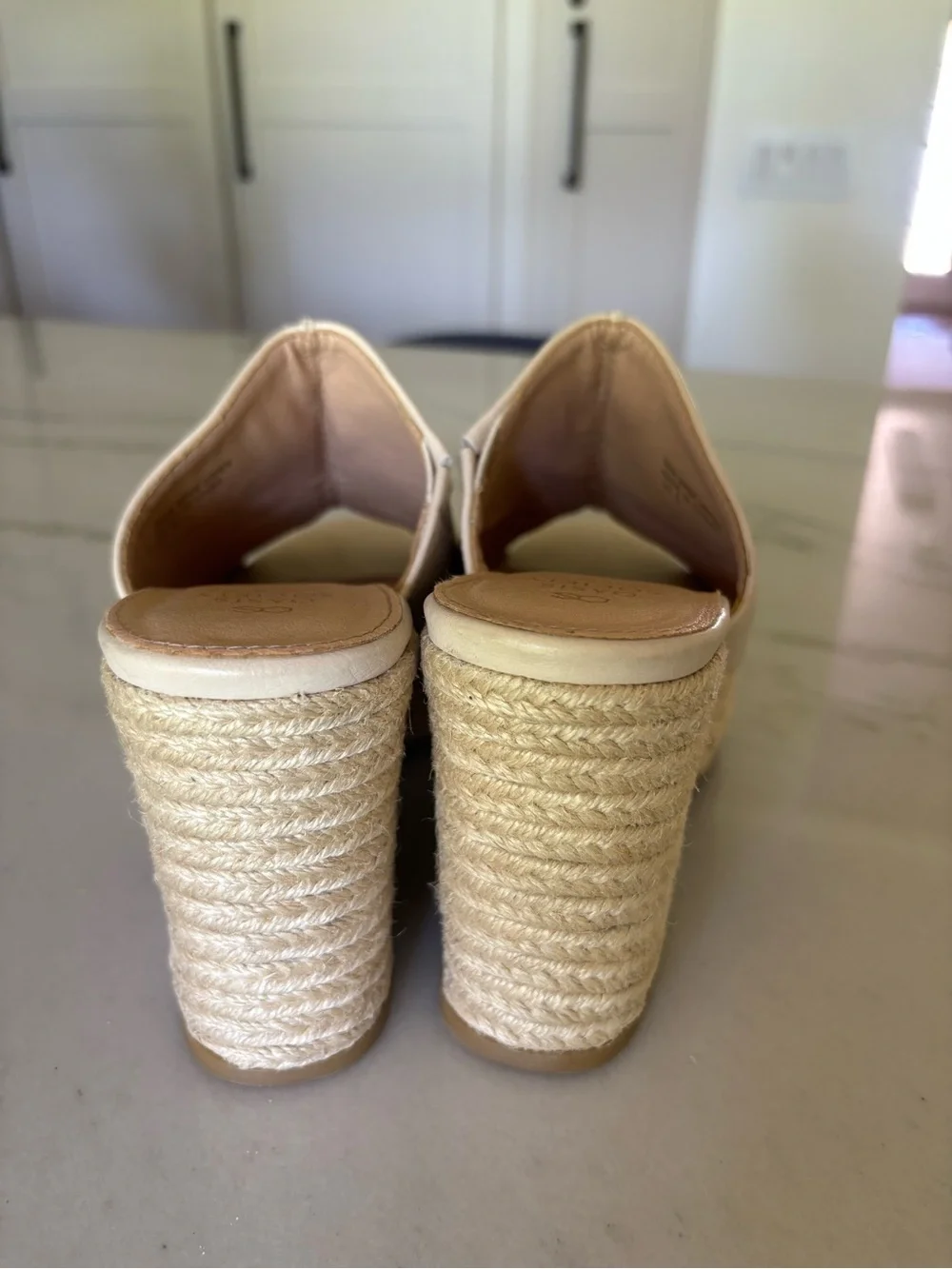 Oasis Society Cream Vegan Leather Espadrille Chunky Platform Boho Wedge Mules 8
